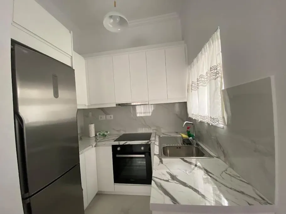 Todi'S Apartment Sarande